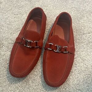 Louis Vuitton men’s suede hockenheim loafer